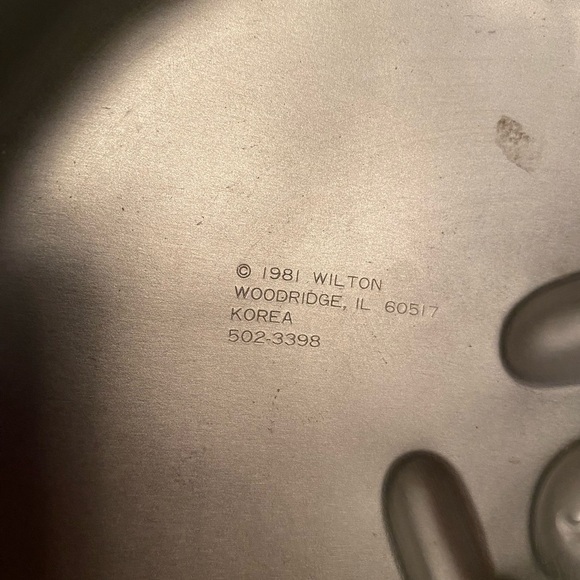 Donated Wilton 1981 High Flying Witch Halloween Cake  Pan Mold #502-3398 - Picture 3 of 3